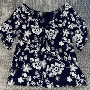 Anthropologie Liv Los Angeles Short sleeve embroidered shirt.  Size‎ small.
